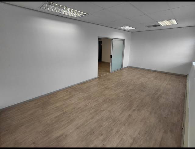 528M² OFFICE TO LET IN FOURWAYS